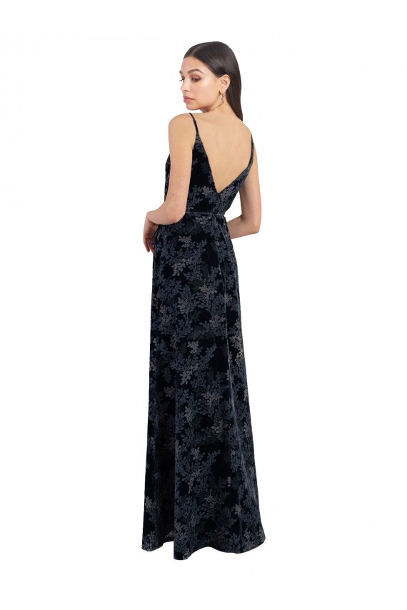 Compra Azul marina oscuro línea A Cuello en V Terciopelo floral Terciopelo Elástico Largo Vestidos de dama de honor