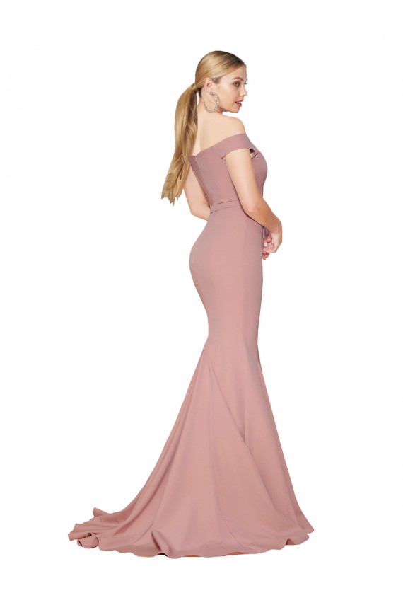 Compra Rosa empolvado Sirena Hombros Descubiertos Barrer tren Crepé Elástico Largo Formales Vestidos de dama de honor / Vestidos de fiesta